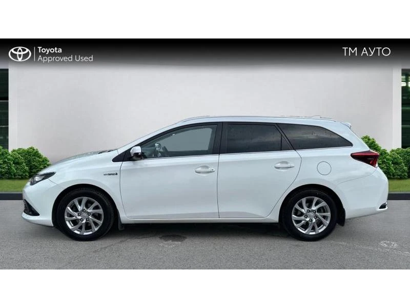 Toyota Auris, снимка 3 - Автомобили и джипове - 48025208