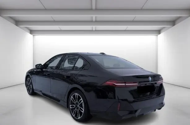 BMW 520 d = M-Sport = Shadow Line Гаранция, снимка 2 - Автомобили и джипове - 53857341