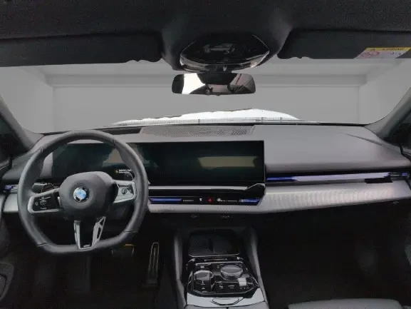 BMW 520 d = M-Sport = Shadow Line Гаранция, снимка 7 - Автомобили и джипове - 53857341