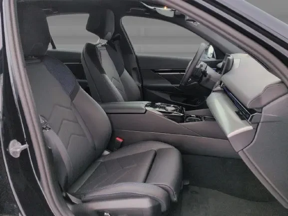 BMW 520 d = M-Sport = Shadow Line Гаранция, снимка 8 - Автомобили и джипове - 53857341