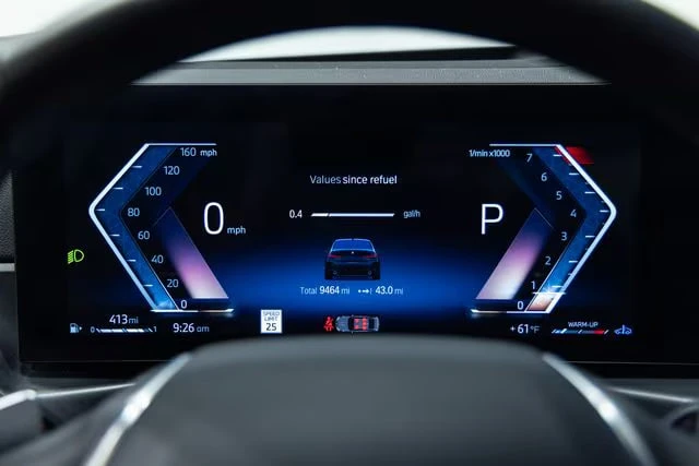 BMW 330 * АВТО КРЕДИТ* ЦЕНА ДО БГ * Сервизна история * , снимка 10 - Автомобили и джипове - 53863691