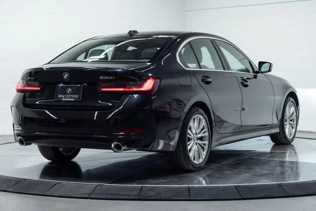 BMW 330 * АВТО КРЕДИТ* ЦЕНА ДО БГ * Сервизна история * , снимка 4 - Автомобили и джипове - 53863691