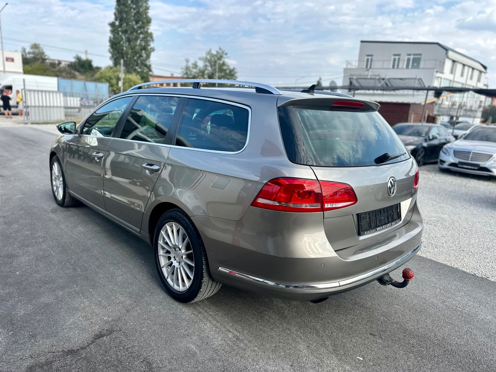 VW Passat 1.6TDI DSG HIGHLINE FULL - изображение 3