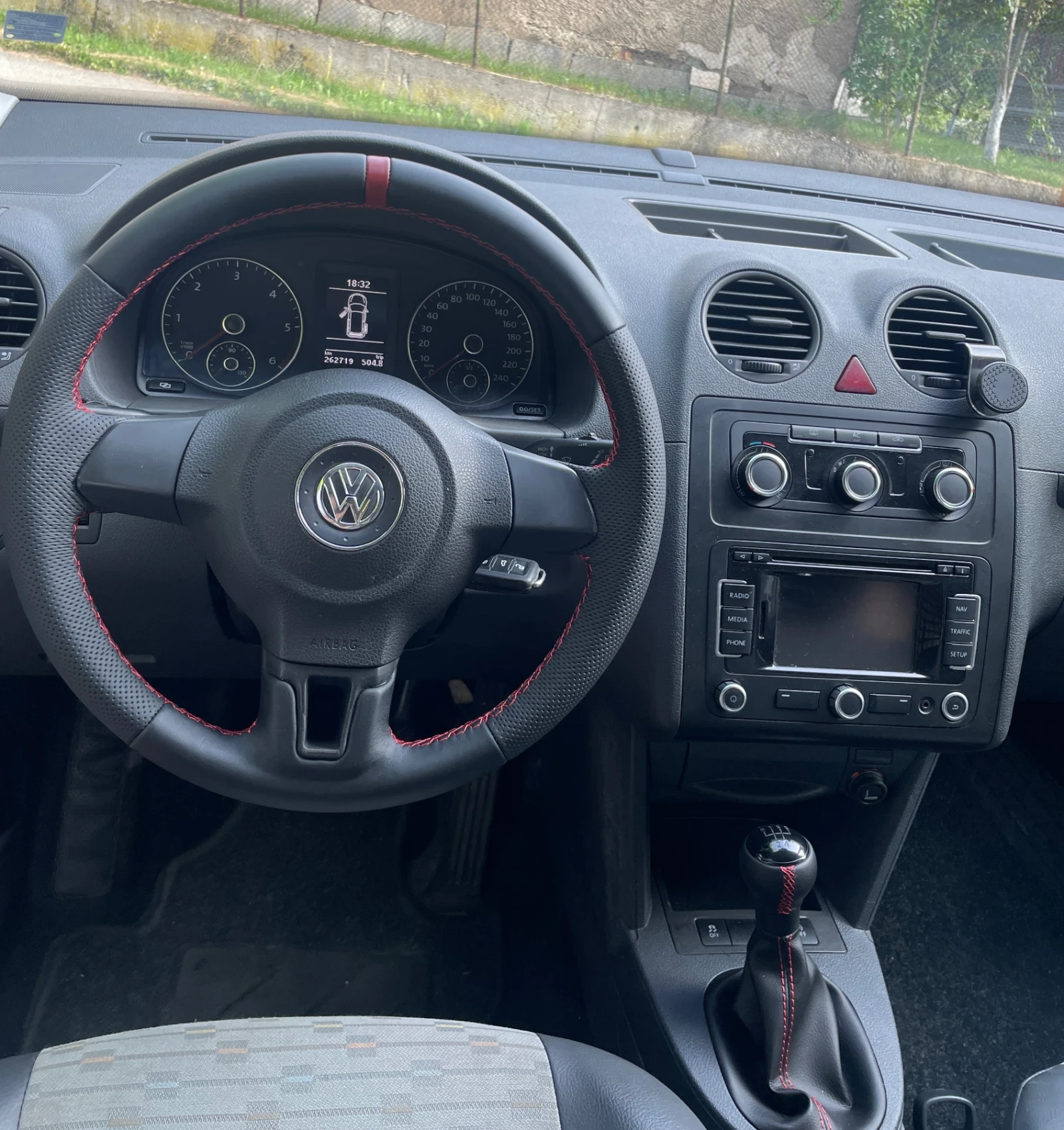 VW Caddy Maxi 1.6 - изображение 4