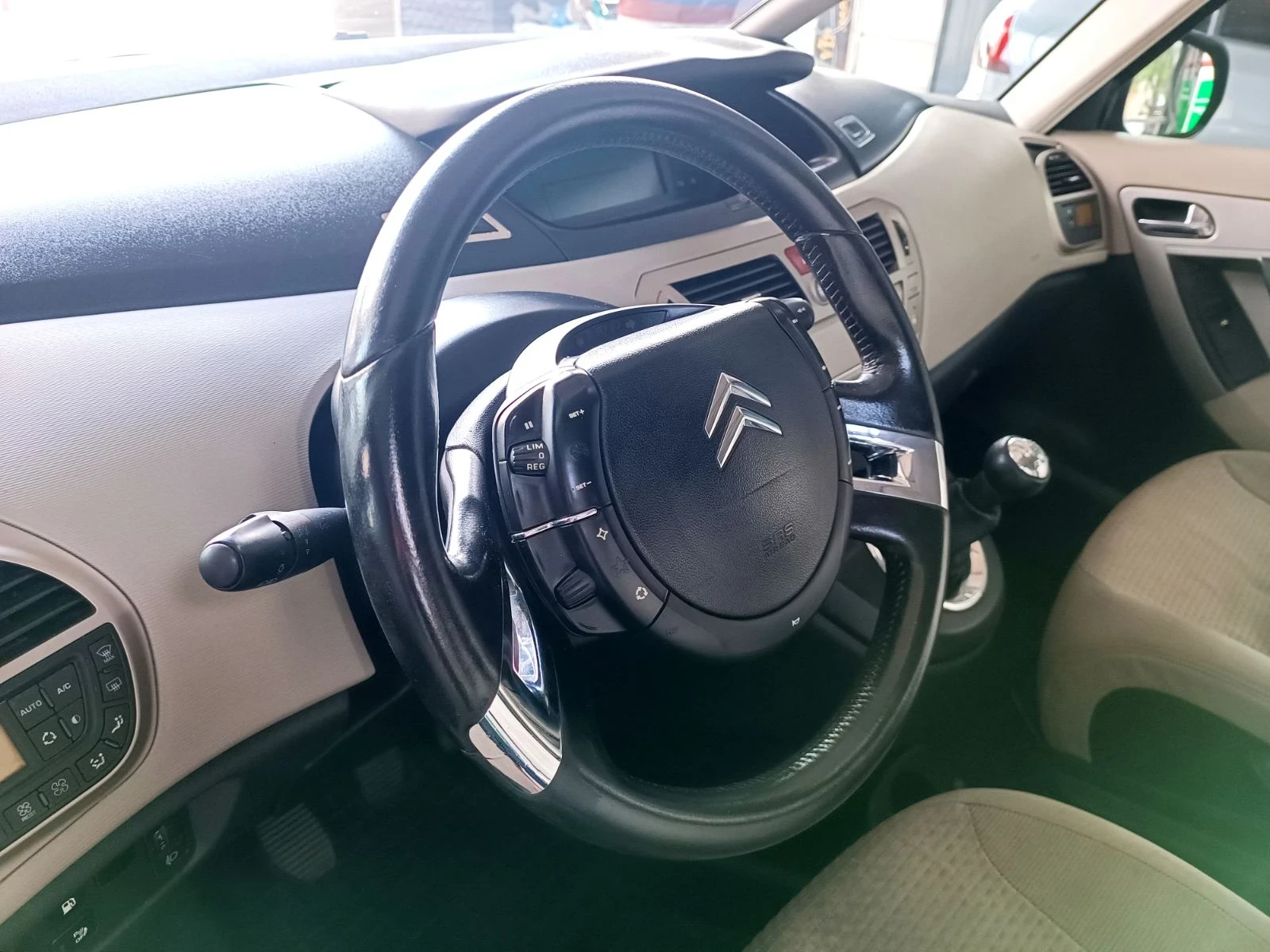 Citroen C4 Picasso 1.8 бензин - изображение 6