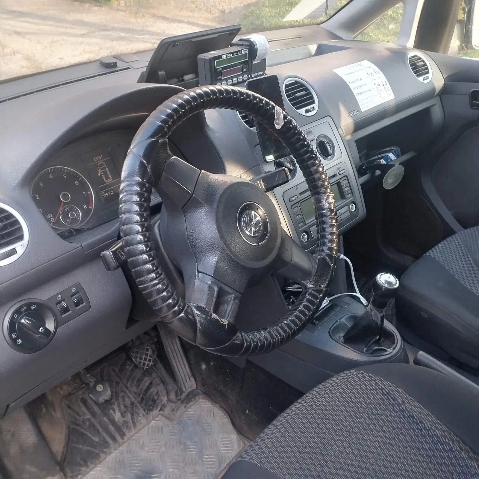 VW Caddy 2.0 EcoFuel, снимка 4 - Автомобили и джипове - 54207258