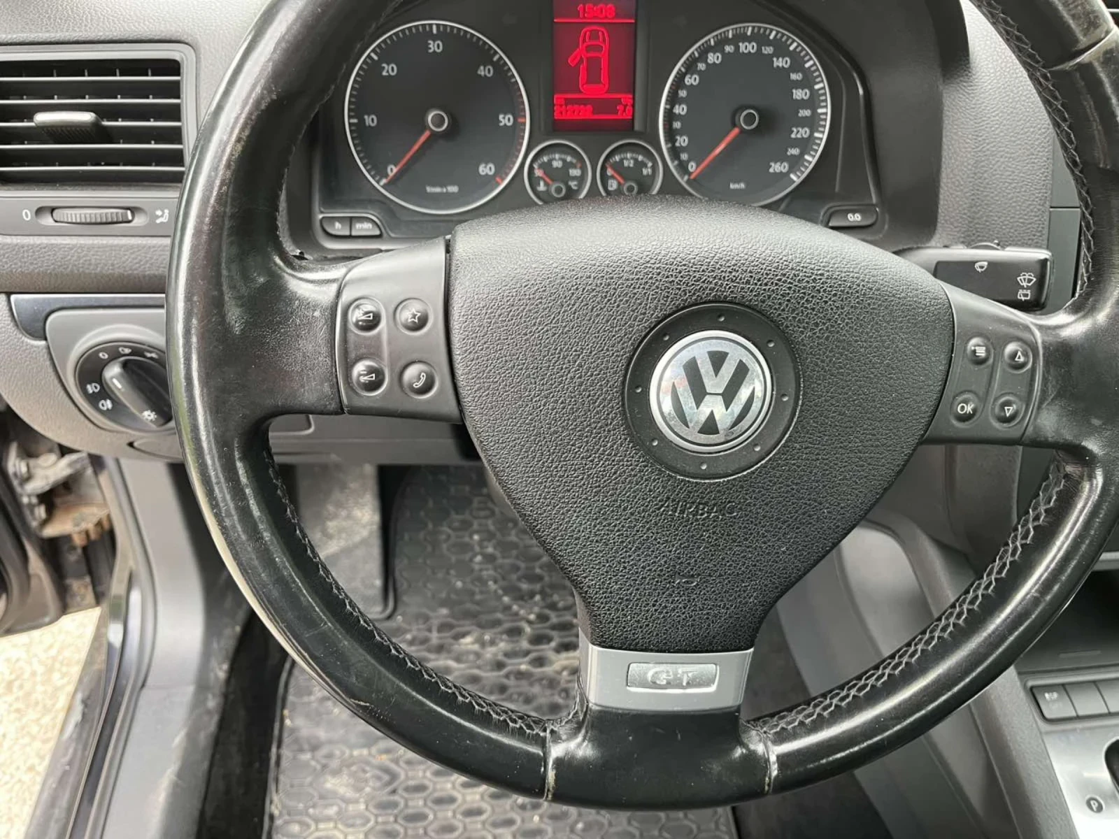 VW Golf 2.0, снимка 15 - Автомобили и джипове - 54481283