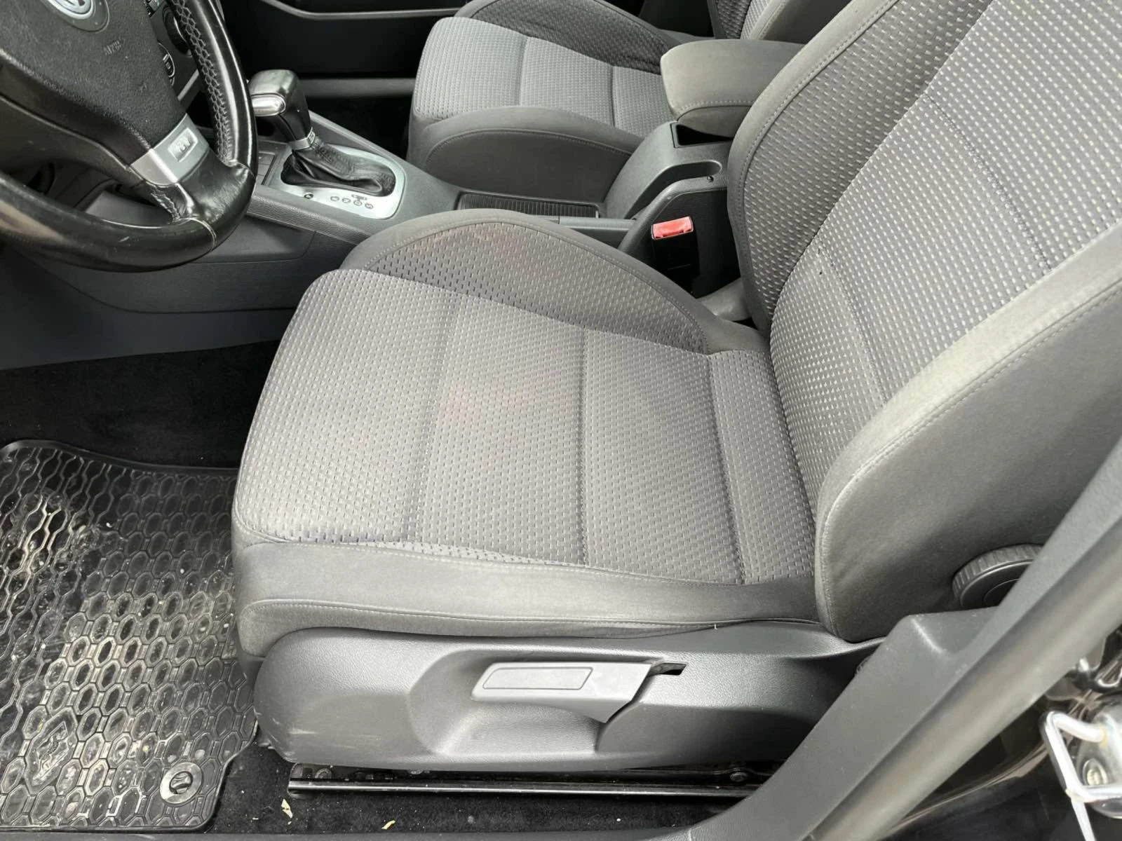 VW Golf 2.0, снимка 14 - Автомобили и джипове - 54481283