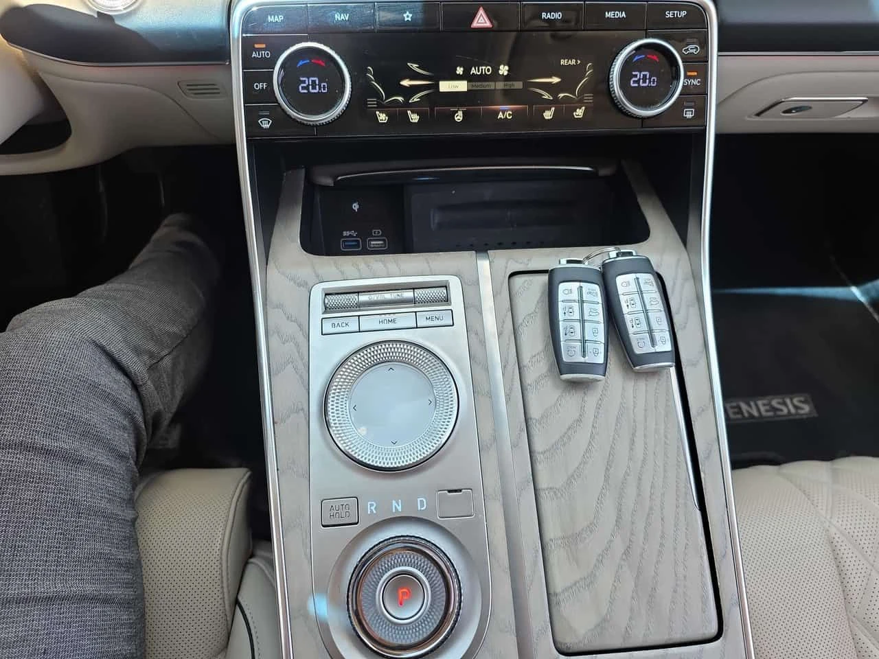 Genesis GV80 | Prestige | DISTRONIC | 360 | HUD | ДВА КЛЮЧА | , снимка 11 - Автомобили и джипове - 54781349
