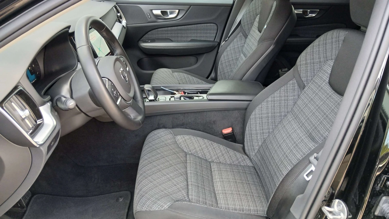 Volvo V60 B4 Geartronic Core, снимка 14 - Автомобили и джипове - 54916127