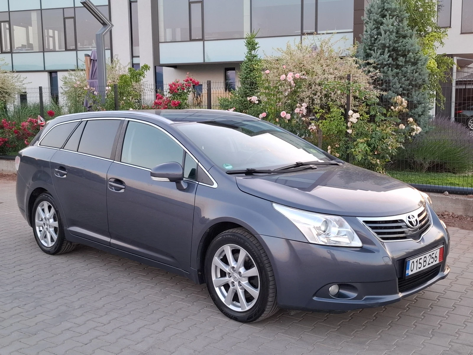 Toyota Avensis 2.0D4D* (126кс)* FACELIFT* НОВ ВНОС* * , снимка 13 - Автомобили и джипове - 55073049