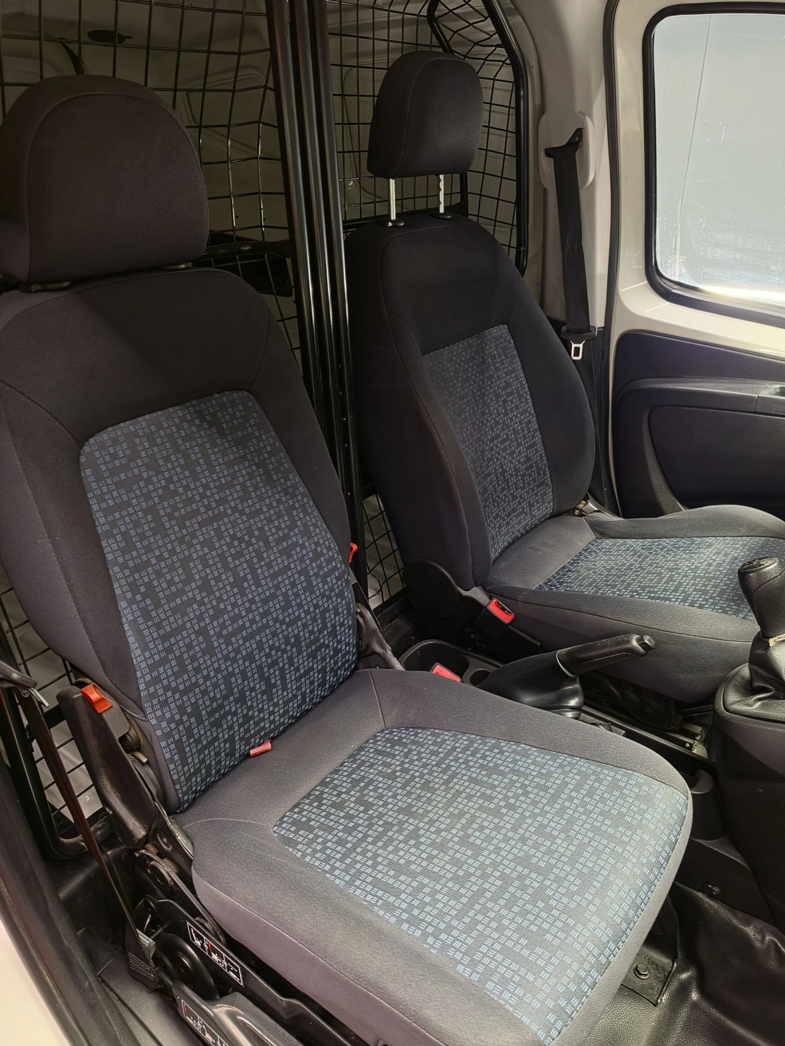 Citroen Nemo 1.3* 75кс* РЕГ* 132000КМ* КЛИМА* СЕРВИЗНА ИСТОРИЯ, снимка 9 - Автомобили и джипове - 55177463