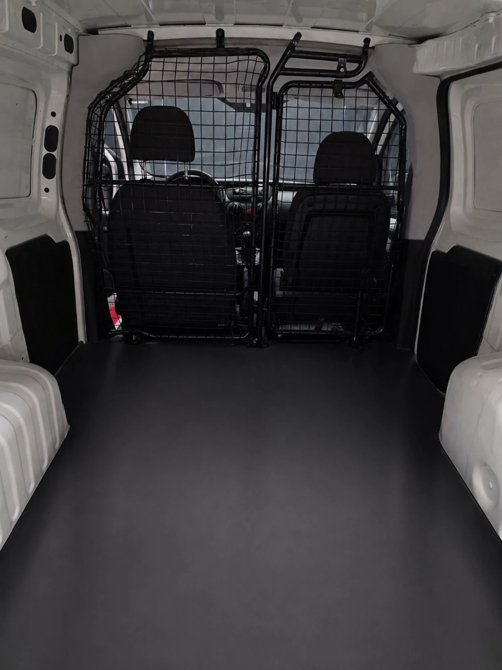 Citroen Nemo 1.3* 75кс* РЕГ* 132000КМ* КЛИМА* СЕРВИЗНА ИСТОРИЯ, снимка 12 - Автомобили и джипове - 55177463