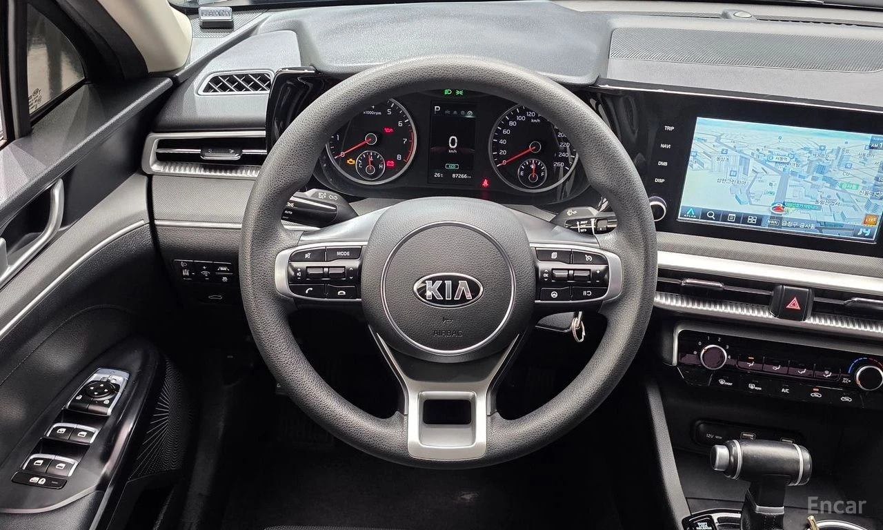 Kia K5 * ФИКСИРАНА ЦЕНА ДО БЪЛГАРИЯ * АВТОКРЕДИТ, снимка 13 - Автомобили и джипове - 55398596