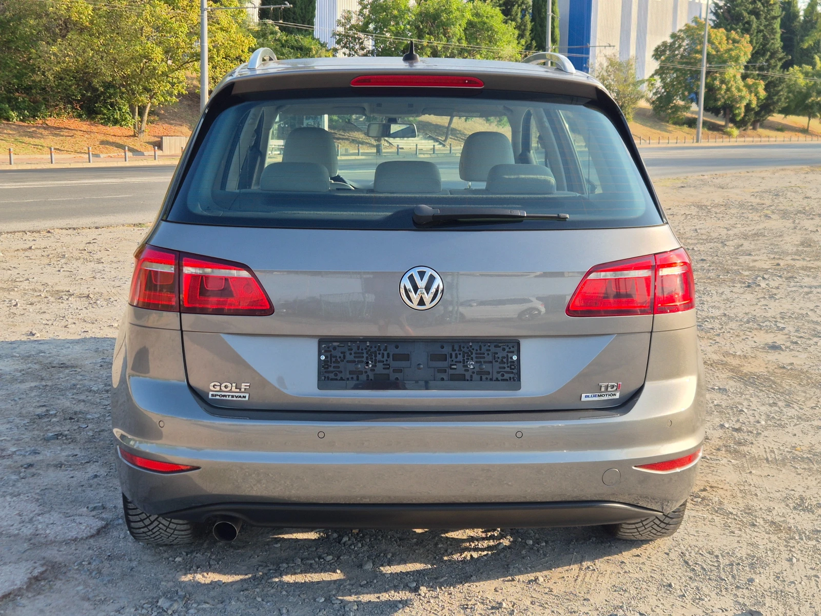 VW Sportsvan 1.6TDI DSG, снимка 4 - Автомобили и джипове - 55767406