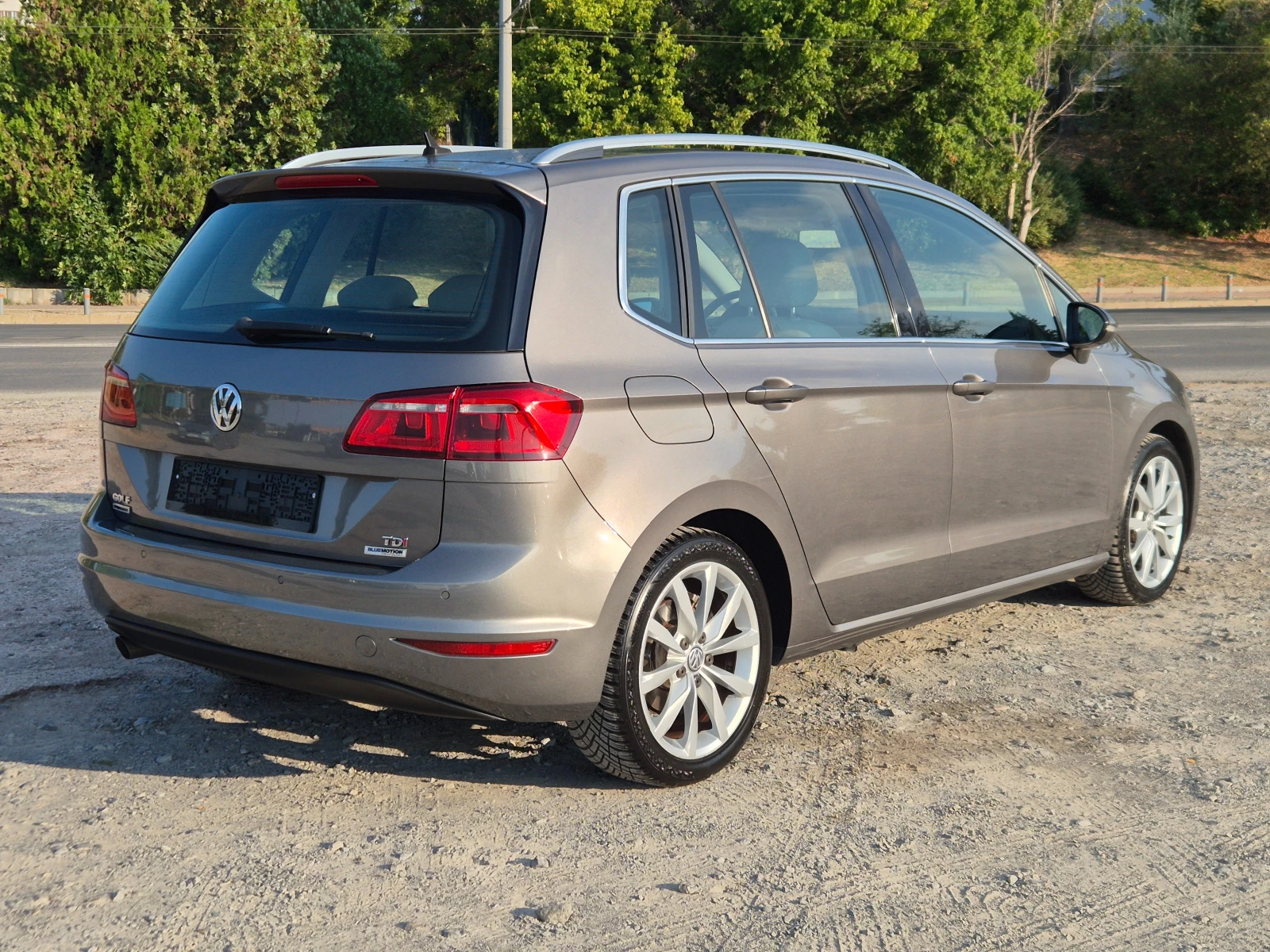 VW Sportsvan 1.6TDI DSG, снимка 5 - Автомобили и джипове - 55767406