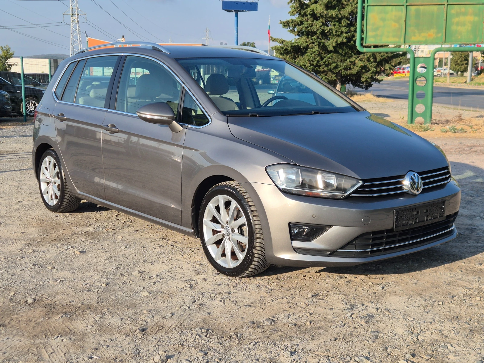 VW Sportsvan 1.6TDI DSG, снимка 7 - Автомобили и джипове - 55767406