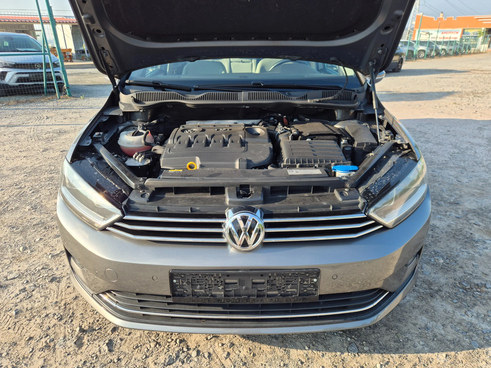 VW Sportsvan 1.6TDI DSG, снимка 16 - Автомобили и джипове - 55767406