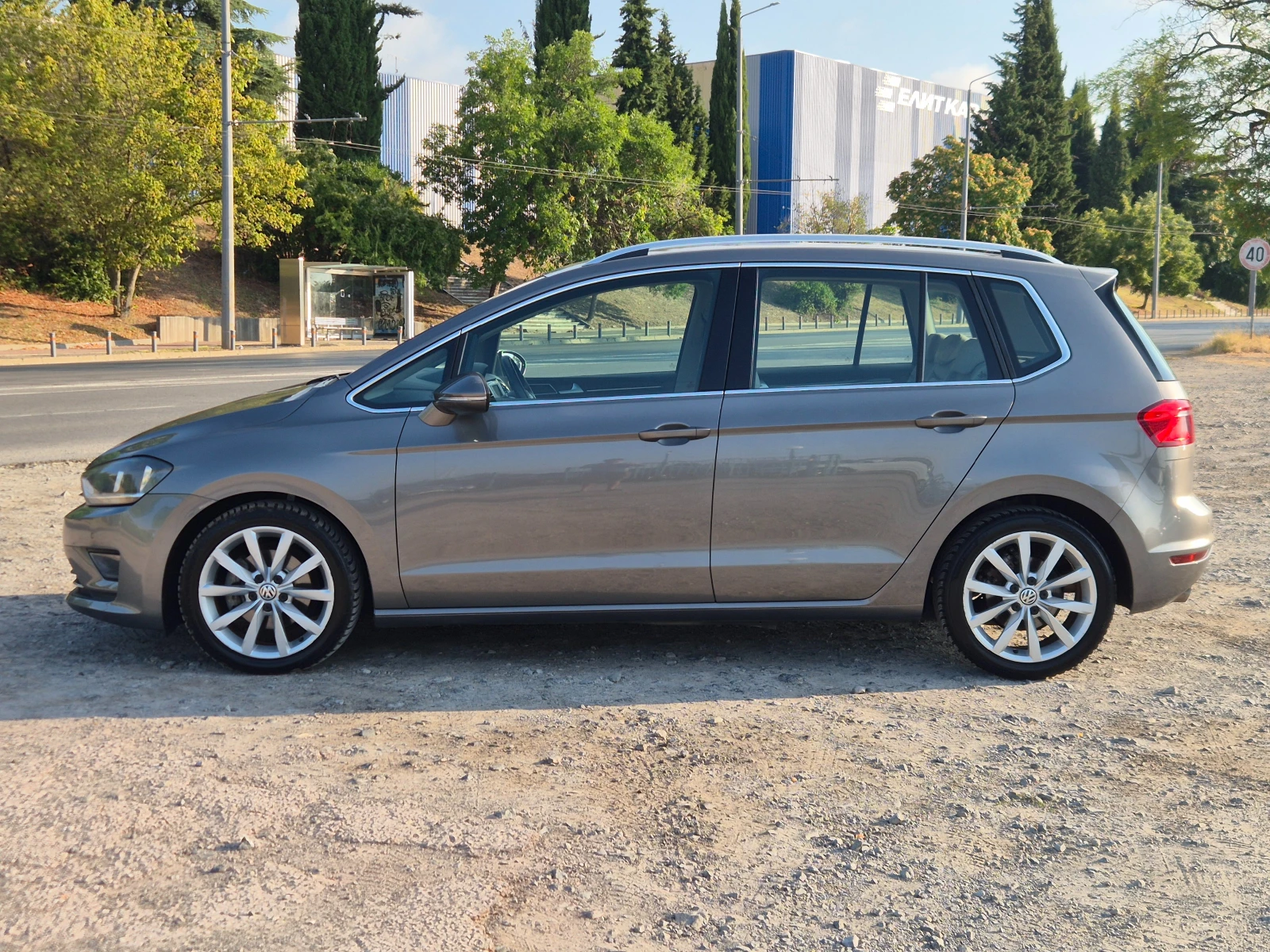 VW Sportsvan 1.6TDI DSG, снимка 2 - Автомобили и джипове - 55767406