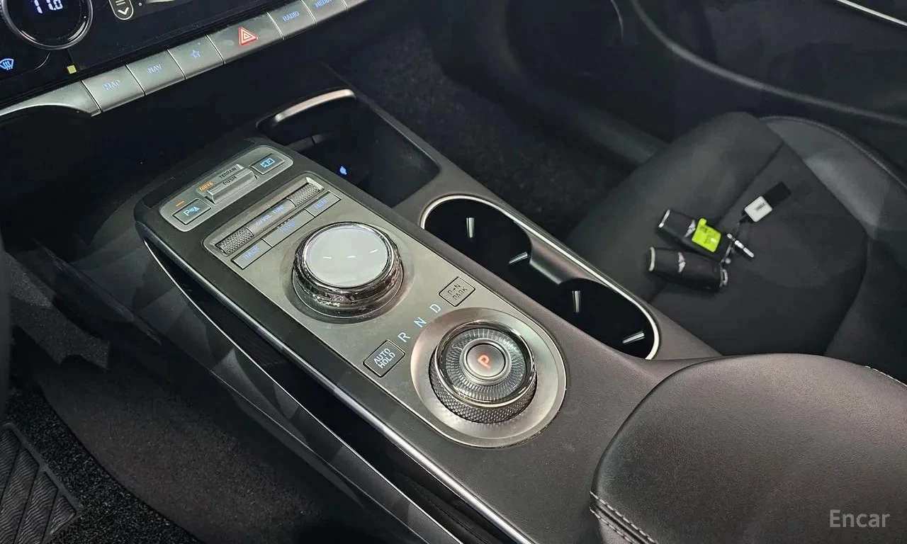 Genesis GV70 * 2.5T Gasoline AWD * ЦЕНА ДО БГ, снимка 11 - Автомобили и джипове - 55886149