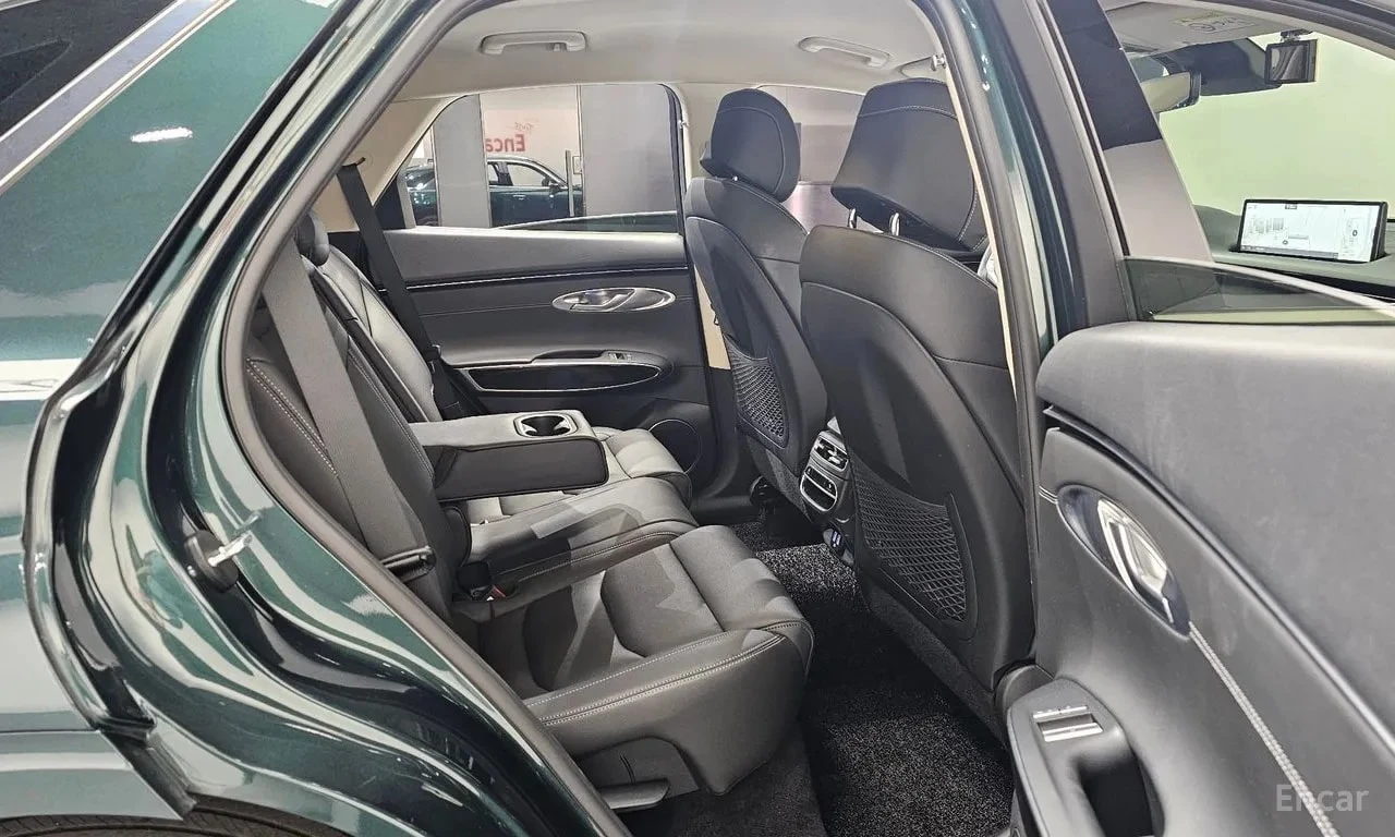 Genesis GV70 * 2.5T Gasoline AWD * ЦЕНА ДО БГ, снимка 12 - Автомобили и джипове - 55886149
