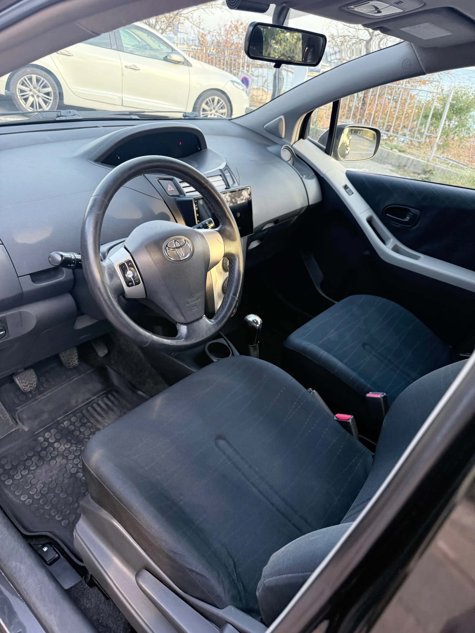 Toyota Yaris, снимка 5 - Автомобили и джипове - 56466218