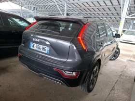 Kia Niro 65KWH/PREMIUM BUSSINES/KEYLESS/ОБДУХВАНЕ, снимка 3
