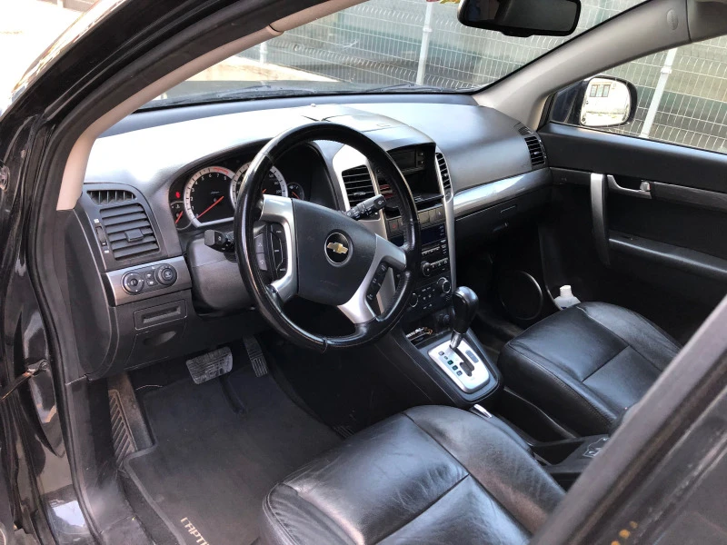 Chevrolet Captiva 3.2 Автоматик / 7-местен, снимка 7 - Автомобили и джипове - 43415811