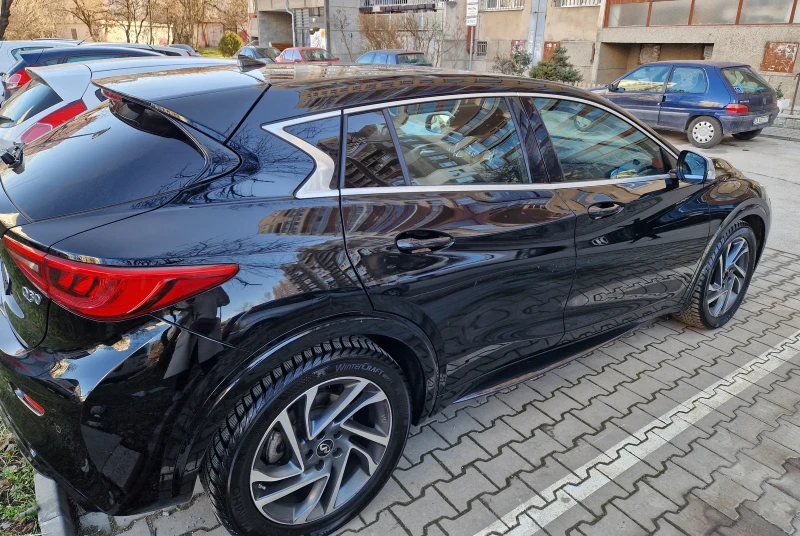 Infiniti Q30, снимка 11 - Автомобили и джипове - 49510777