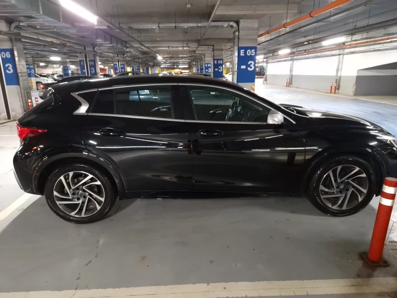 Infiniti Q30, снимка 10 - Автомобили и джипове - 49510777