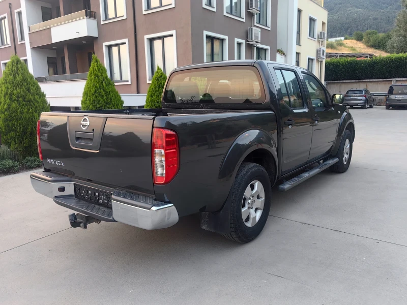 Nissan Navara 2.5 DCI, снимка 3 - Автомобили и джипове - 52659923