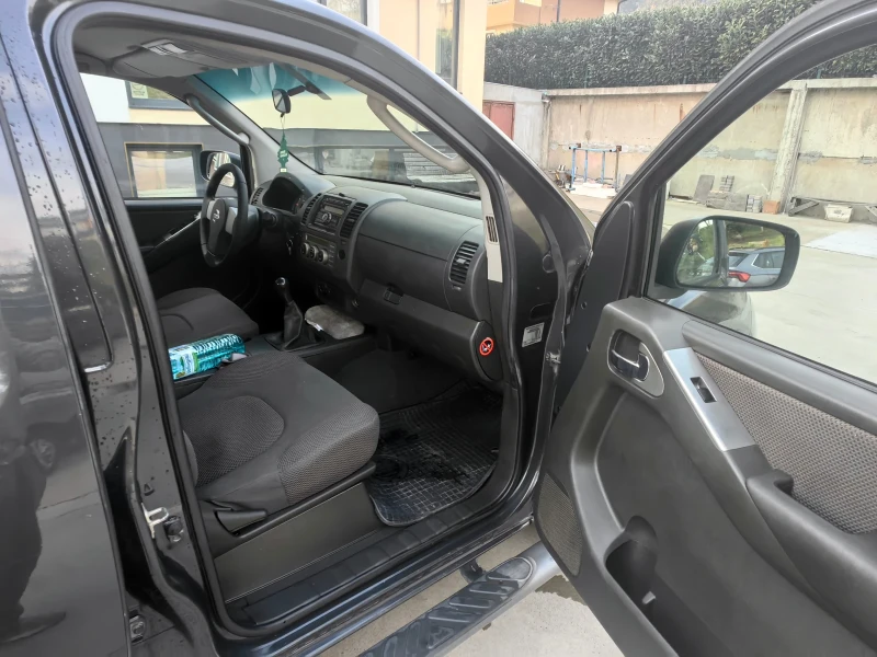 Nissan Navara 2.5 DCI, снимка 10 - Автомобили и джипове - 52659923