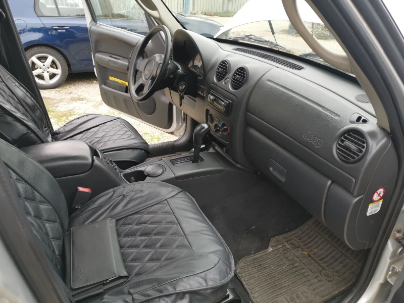 Jeep Cherokee 3.7 V6 AVTOMAT , снимка 12 - Автомобили и джипове - 52349863