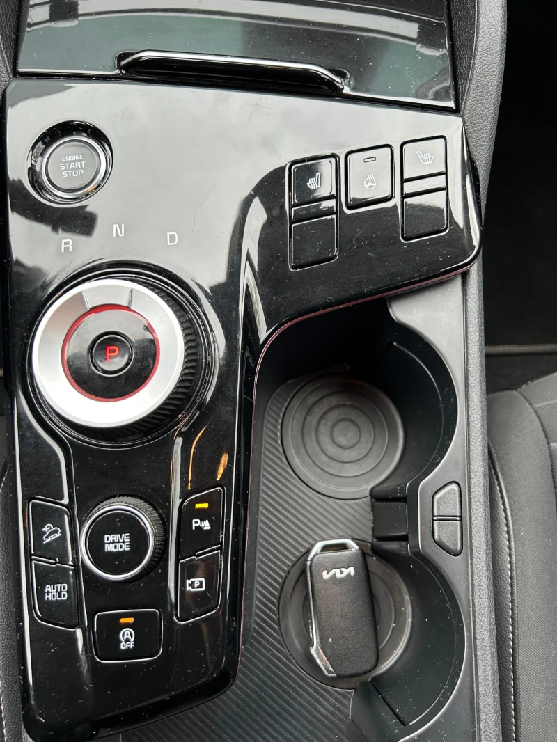 Kia Sportage 1.6 Mild Hybrid , снимка 10 - Автомобили и джипове - 52469969