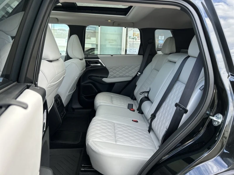 Mitsubishi Outlander * * CARFAX * * АВТО КРЕДИТ * * , снимка 15 - Автомобили и джипове - 52817124