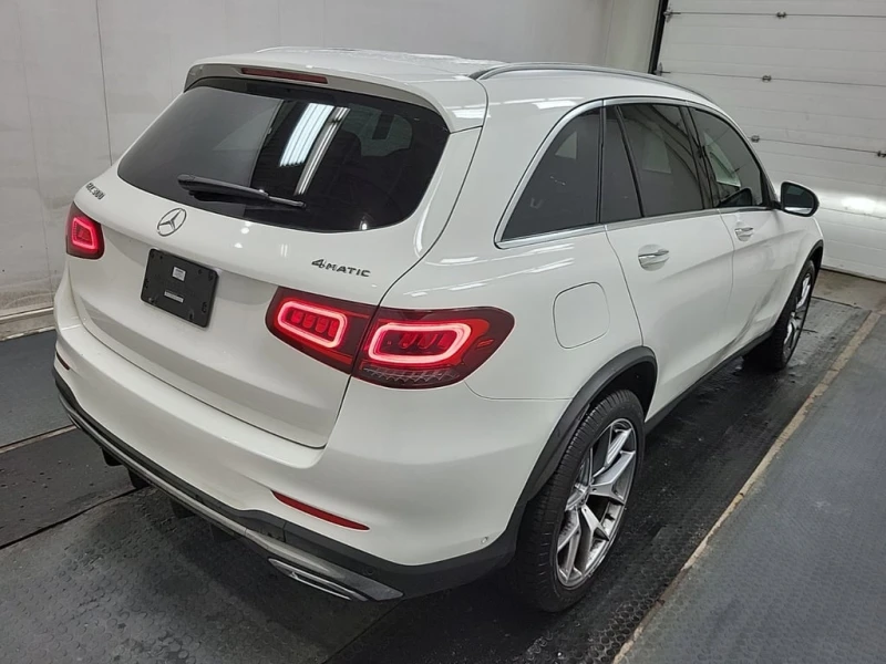 Mercedes-Benz GLC * 300 * CARFAX * ЦЕНА ДО БГ, снимка 3 - Автомобили и джипове - 52878407