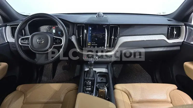 Volvo XC60 D5 | 360| DISTRONIC| ОБДУХ| ВКЛ.ТЕХНОТЕСТ, снимка 2 - Автомобили и джипове - 54669934