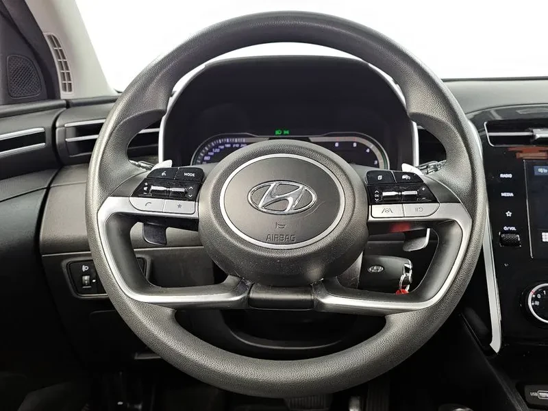 Hyundai Tucson 2.0 2WD MODERN, снимка 13 - Автомобили и джипове - 55802030