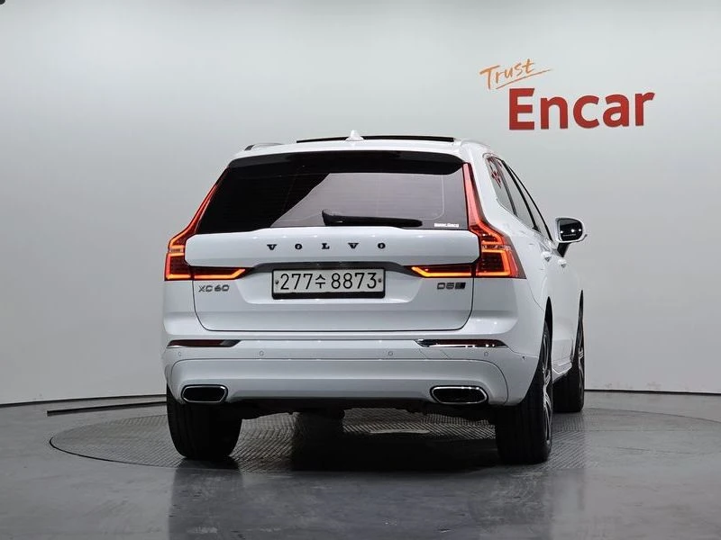 Volvo XC60 2.0 194 hp Automatic, снимка 4 - Автомобили и джипове - 55806100