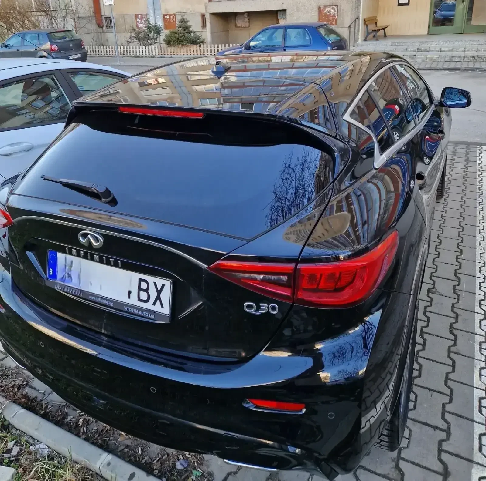 Infiniti Q30  - изображение 2
