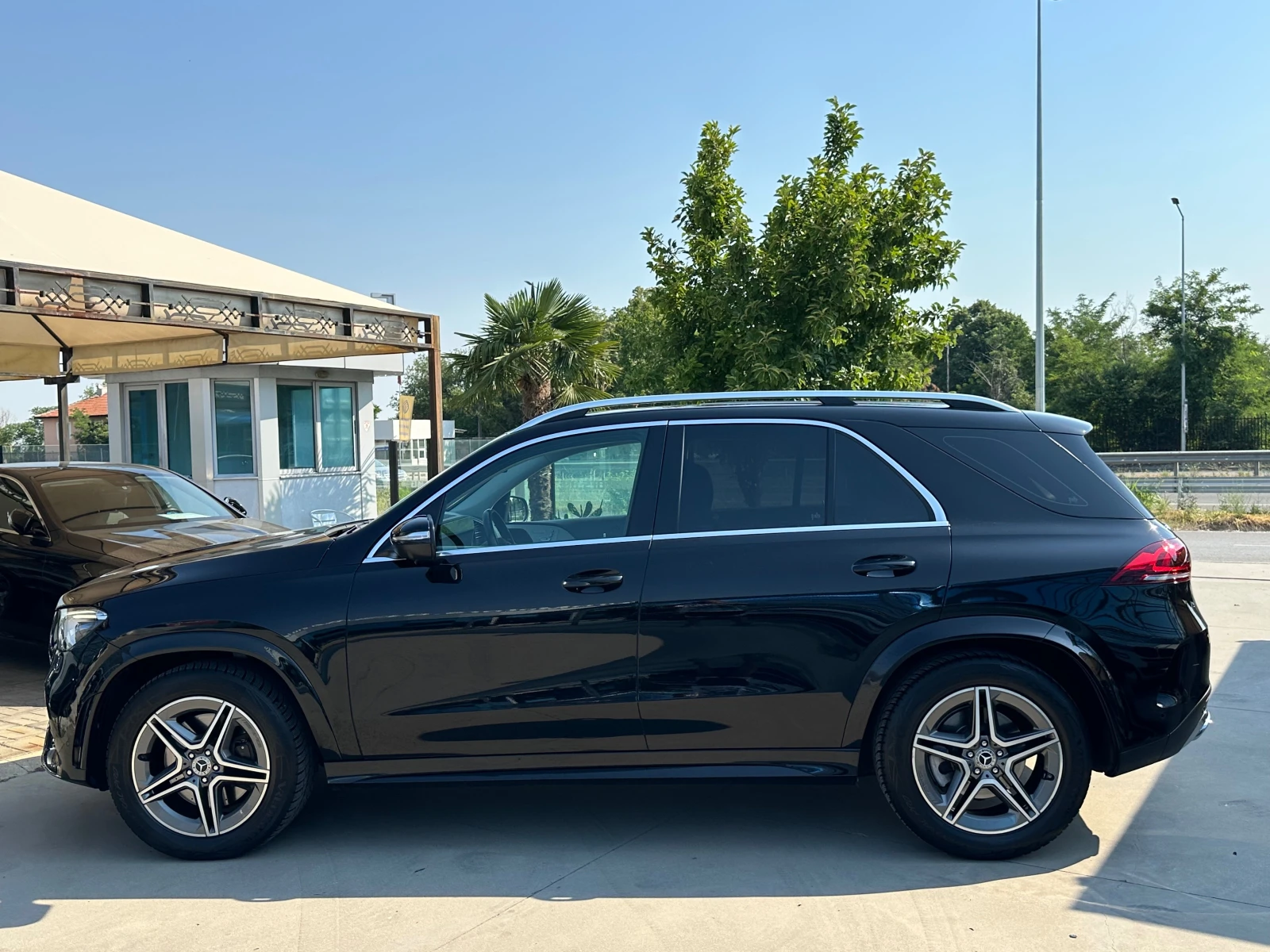 Mercedes-Benz GLE 300d 4-MATIC, AMG LINE-FULL SERVICE - изображение 7