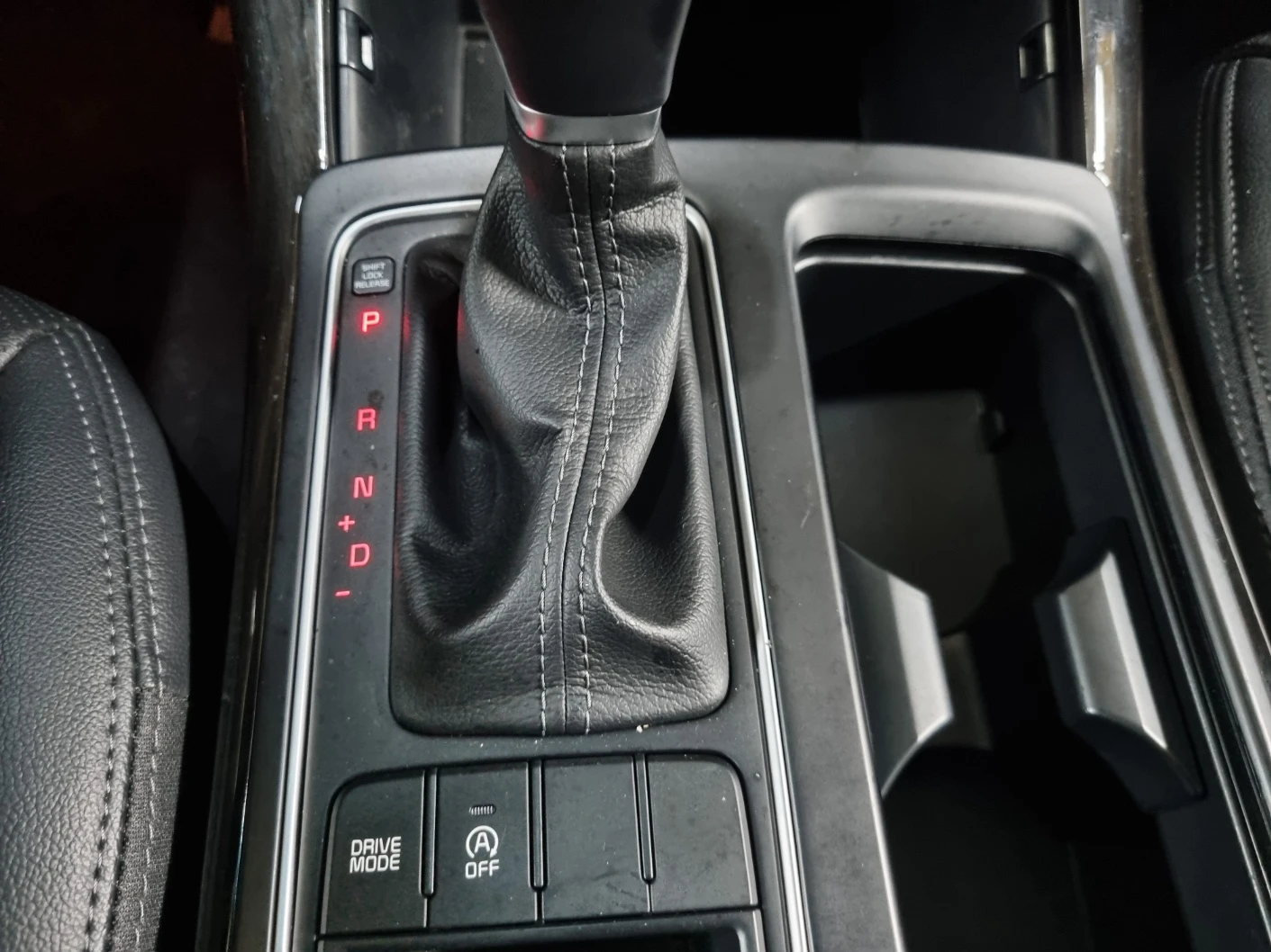 Kia Sorento, снимка 15 - Автомобили и джипове - 53878734