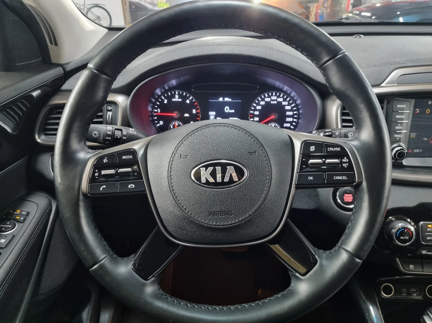 Kia Sorento, снимка 10 - Автомобили и джипове - 53878734