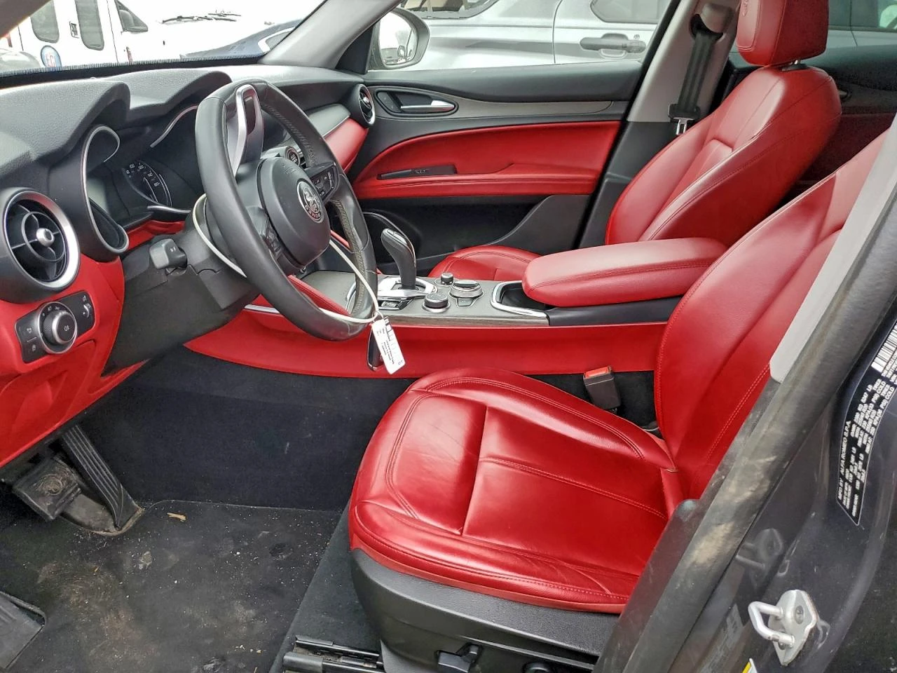 Alfa Romeo Stelvio 2l Ti * KРАЙНА ЦЕНА ДО БГ* , снимка 7 - Автомобили и джипове - 53907210