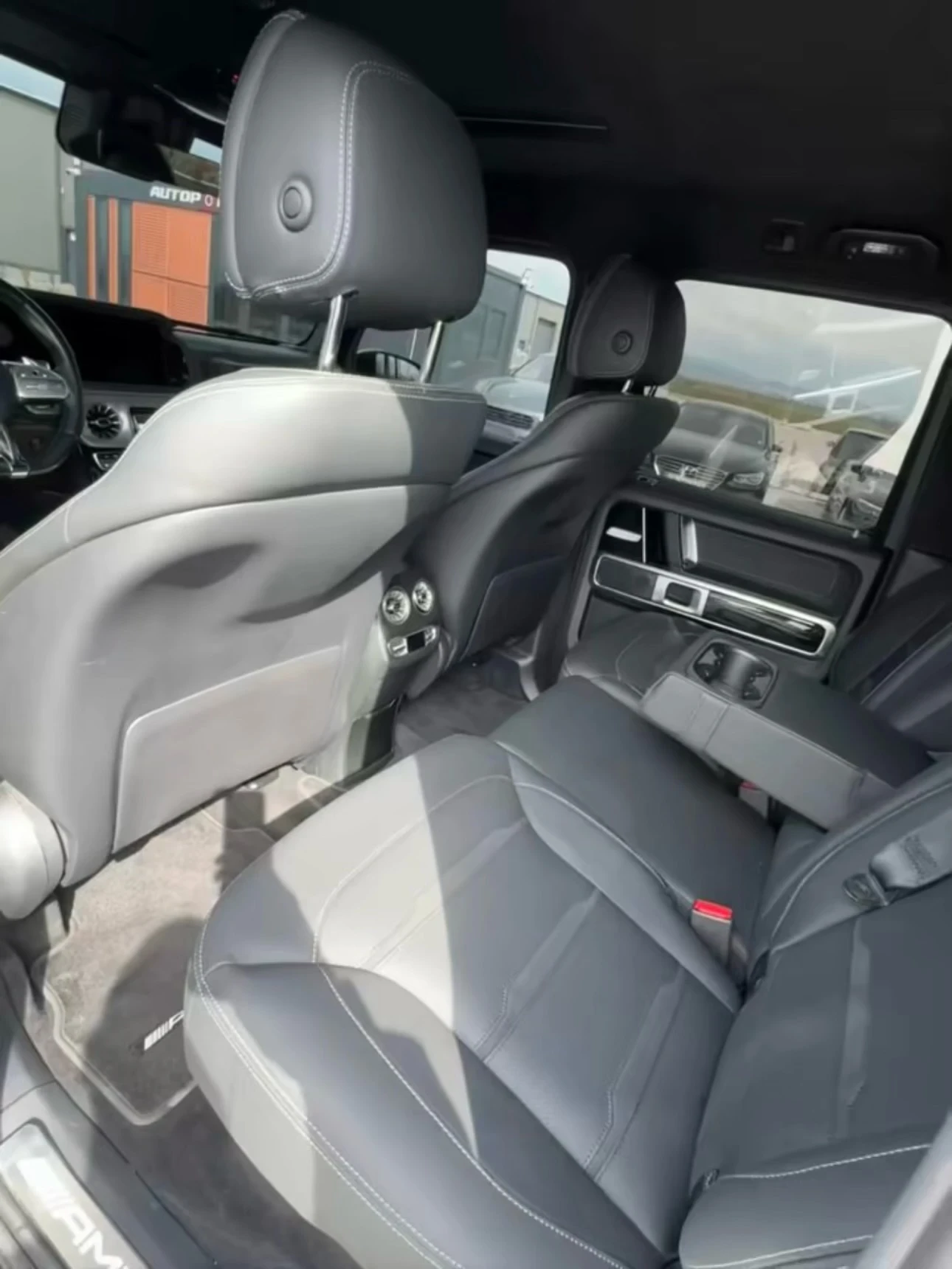 Mercedes-Benz G 63 AMG  585hp 4MATIC / FULL / Перфектен / ТОП, снимка 12 - Автомобили и джипове - 53934029