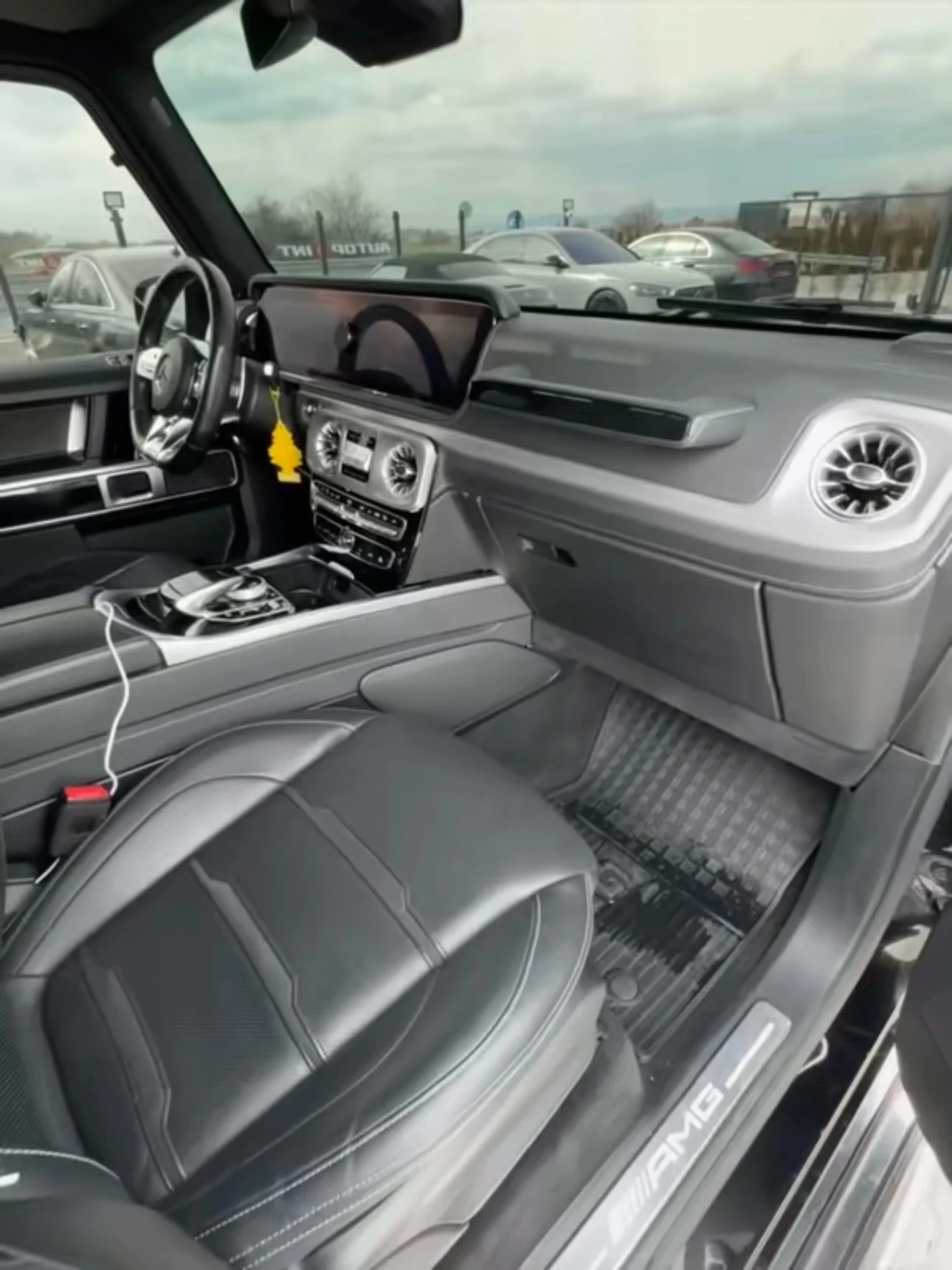 Mercedes-Benz G 63 AMG  585hp 4MATIC / FULL / Перфектен / ТОП, снимка 17 - Автомобили и джипове - 53934029