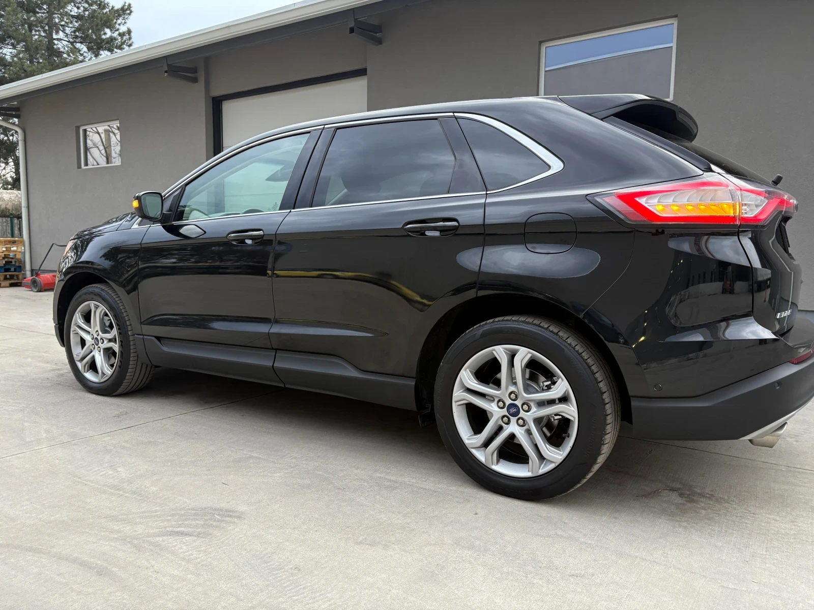 Ford Edge Titanium + + + Full Extras 2.0 diesel 210hp Euro 6, снимка 4 - Автомобили и джипове - 53992964