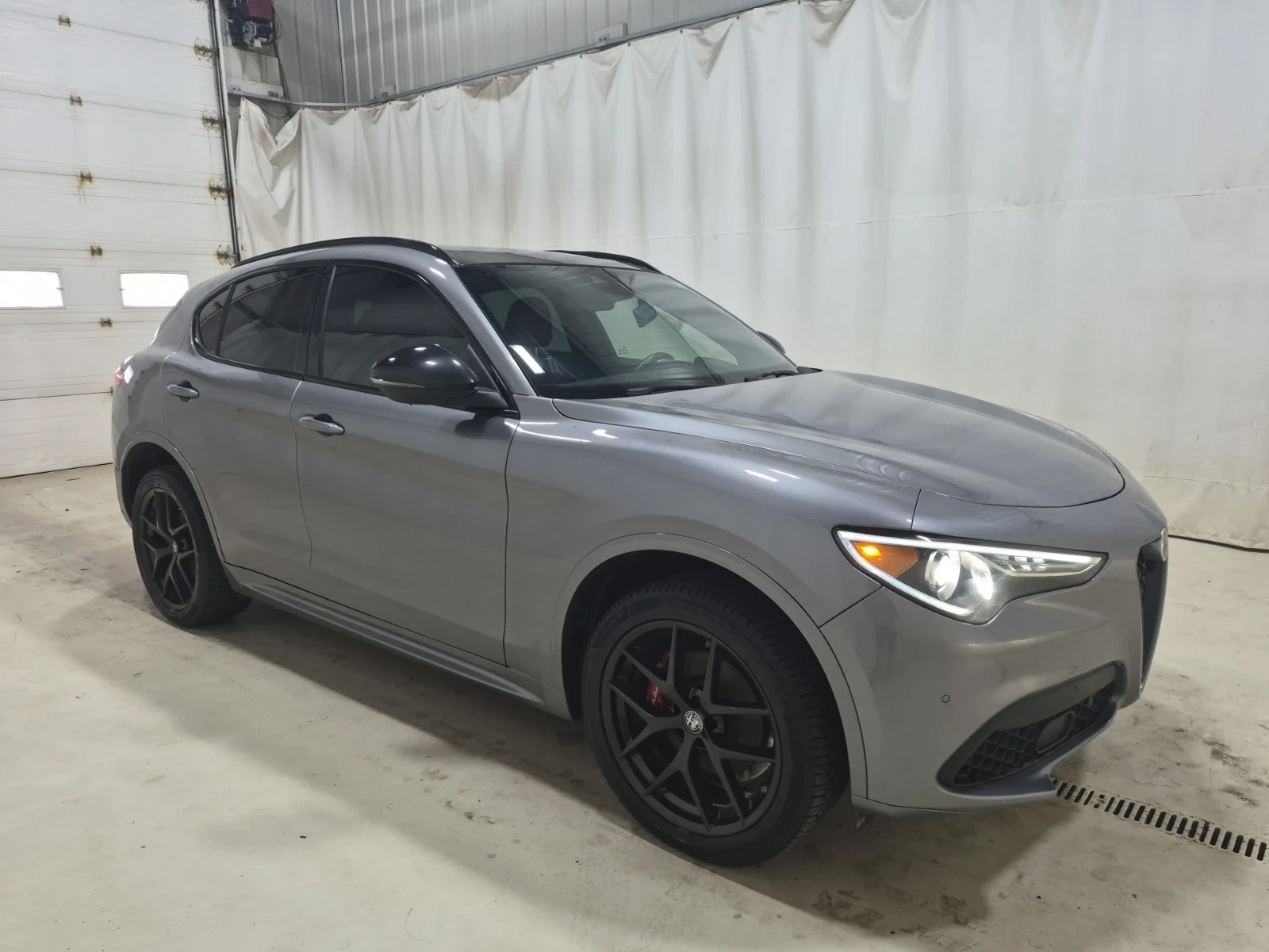 Alfa Romeo Stelvio TI SPORT 2.0T * * CARFAX * * АВТО КРЕДИТ * * , снимка 2 - Автомобили и джипове - 54947189