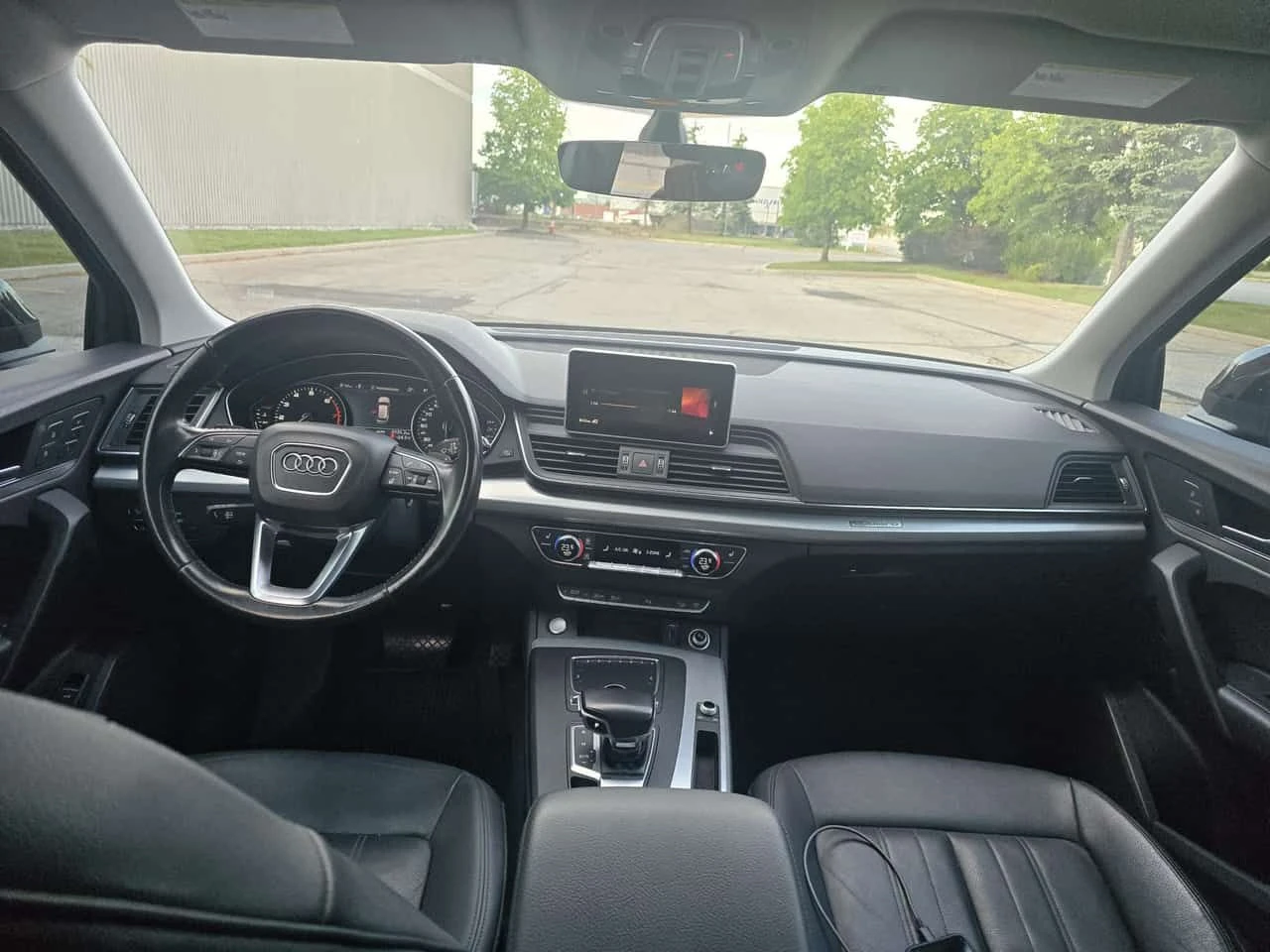 Audi Q5 Progressiv S tronic | CARFAX | АВТОКРЕДИТ, снимка 14 - Автомобили и джипове - 55313705