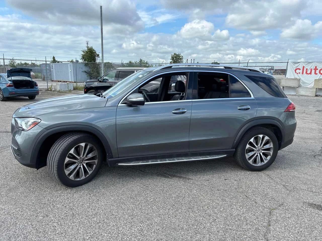 Mercedes-Benz GLE 450 * CARFAX * BURMESTER * ДИСТРОНИК * ПОДГРЕВИ * ПАНО, снимка 2 - Автомобили и джипове - 55328185